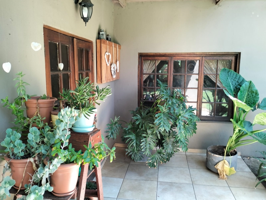 5 Bedroom Property for Sale in Songloed North West